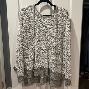 White and gray popcorn sweater/sweatshirt. Fits S/M.